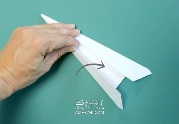 怎么折纸最快纸飞机的详细折法步骤图解- www.aizhezhi.com