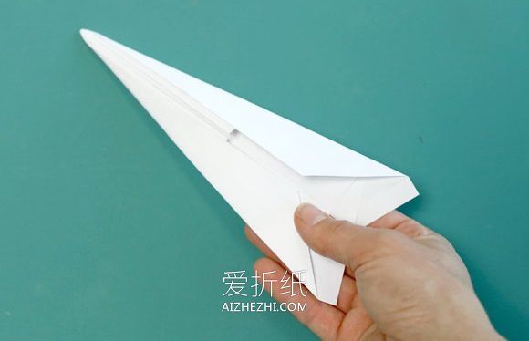 怎么折纸最快纸飞机的详细折法步骤图解- www.aizhezhi.com