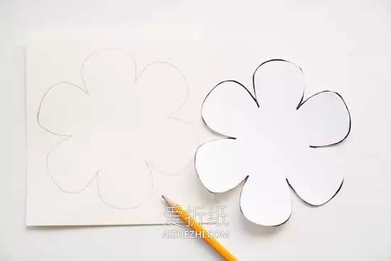 怎么用毛线绕线做母亲节花朵贺卡的制作方法- www.aizhezhi.com