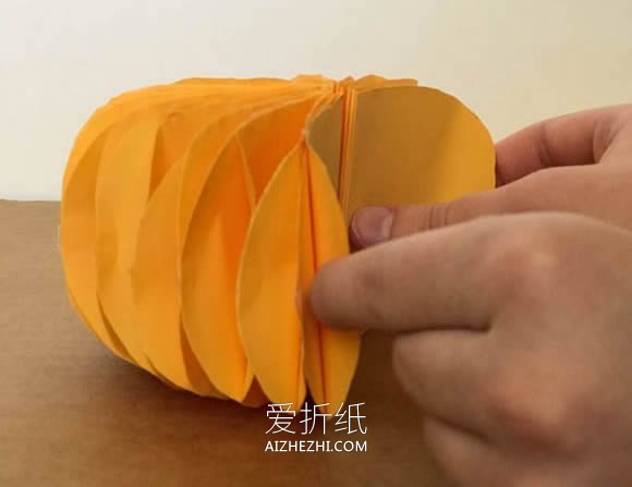 怎么做万圣节纸南瓜装饰品的制作方法教程- www.aizhezhi.com