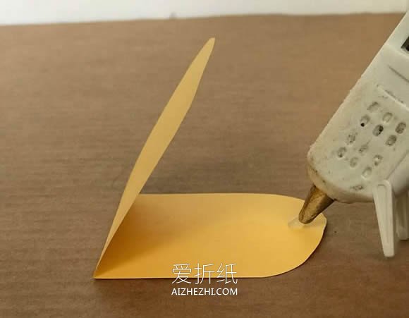 怎么做万圣节纸南瓜装饰品的制作方法教程- www.aizhezhi.com