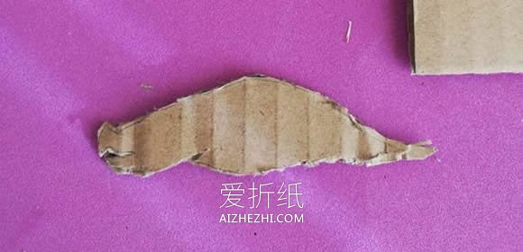 怎么用硬纸板做立体三角龙的手工制作教程- www.aizhezhi.com