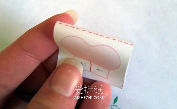 怎么做纸玫瑰花胸花的制作方法图解教程- www.aizhezhi.com