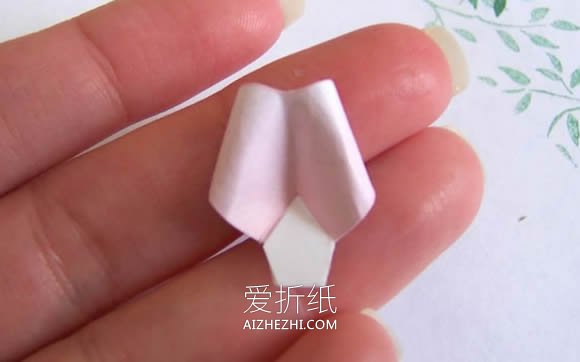 怎么做纸玫瑰花胸花的制作方法图解教程- www.aizhezhi.com