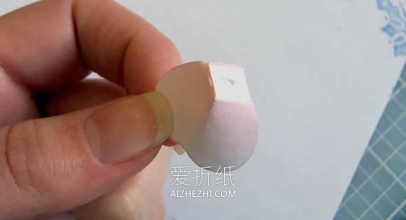 怎么做纸玫瑰花胸花的制作方法图解教程- www.aizhezhi.com