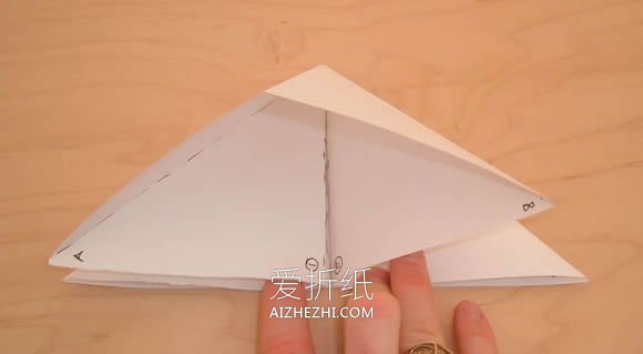 怎么简单折纸气球水炸弹的折法步骤图解- www.aizhezhi.com