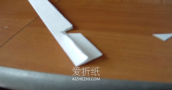 怎么折纸很酷滑翔机的折法过程图解- www.aizhezhi.com