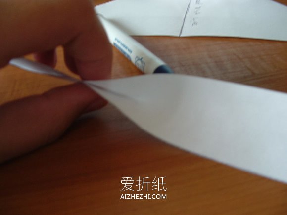 怎么折纸很酷滑翔机的折法过程图解- www.aizhezhi.com