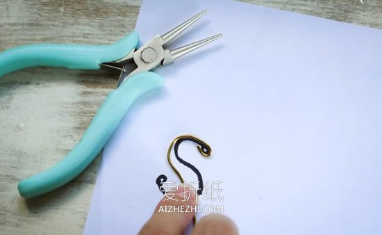 怎么做送女友的金属丝手链制作方法最简单- www.aizhezhi.com