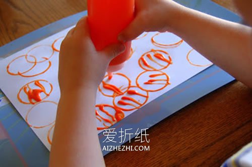 怎么用卷纸芯做万圣节南瓜贺卡的制作方法- www.aizhezhi.com