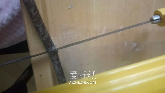 怎么做树枝圣诞树装饰的制作方法图解- www.aizhezhi.com