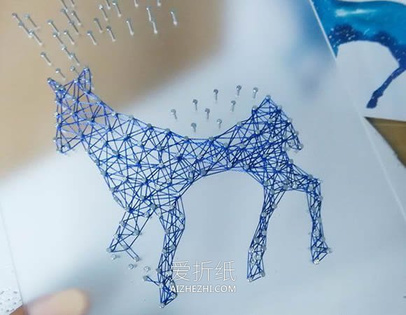 怎么用钉子绕线画麋鹿做圣诞礼物的制作方法- www.aizhezhi.com