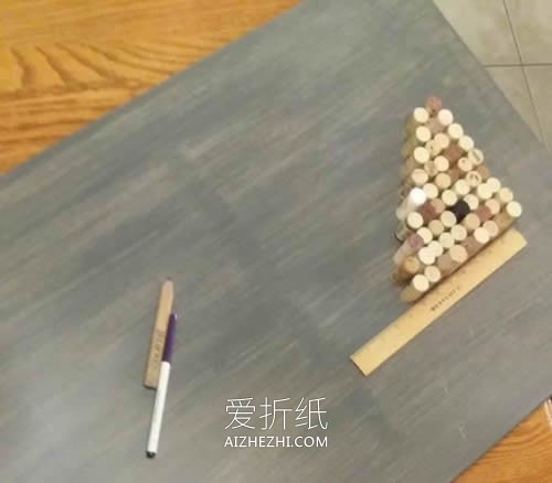 怎么用软木塞做父亲节/生日礼物的制作方法- www.aizhezhi.com