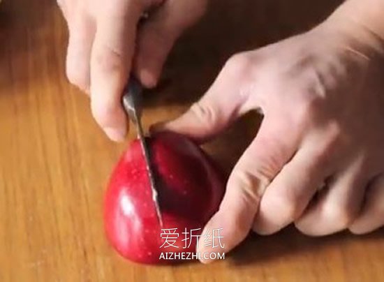 怎么切苹果做天鹅的制作方法步骤图解- www.aizhezhi.com