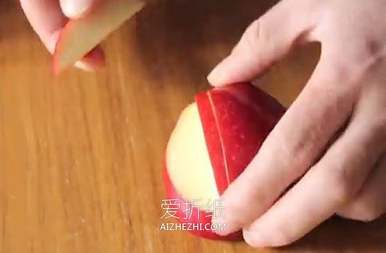 怎么切苹果做天鹅的制作方法步骤图解- www.aizhezhi.com