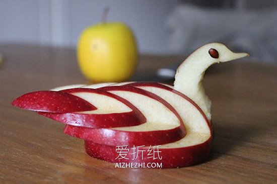 怎么切苹果做天鹅的制作方法步骤图解- www.aizhezhi.com