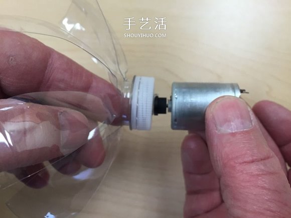 自制电动风力车玩具的制作方法教程- www.aizhezhi.com