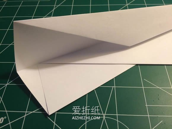 怎么折纸又快又稳又远纸飞机的折法图解- www.aizhezhi.com