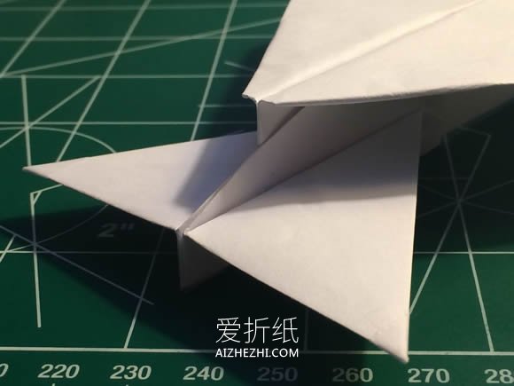 怎么折纸又快又稳又远纸飞机的折法图解- www.aizhezhi.com