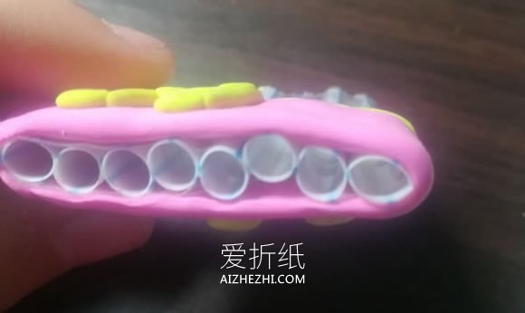 吸管手工制作口风琴的方法- www.aizhezhi.com