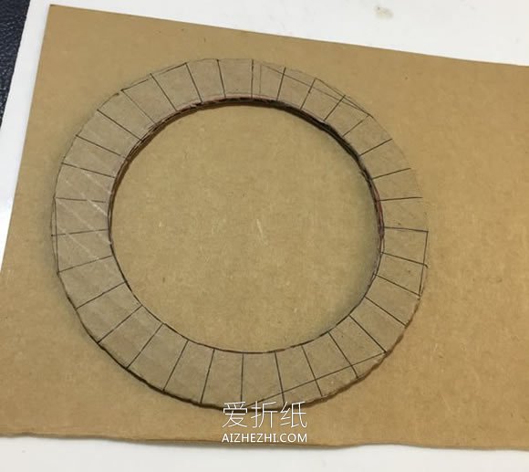 怎么用硬纸板做圆柱体挂灯装饰的制作方法- www.aizhezhi.com