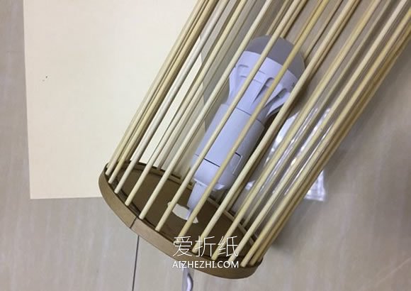 怎么用硬纸板做圆柱体挂灯装饰的制作方法- www.aizhezhi.com