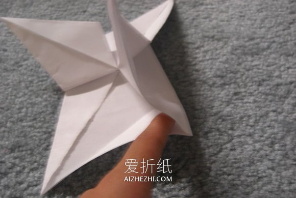 怎么折纸可以飞的战斗机的折法图解教程- www.aizhezhi.com