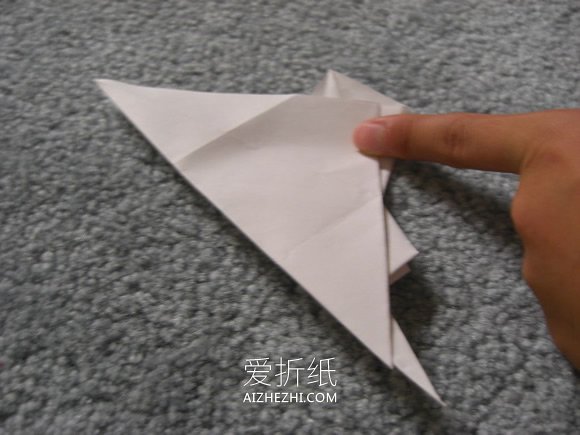 怎么折纸可以飞的战斗机的折法图解教程- www.aizhezhi.com