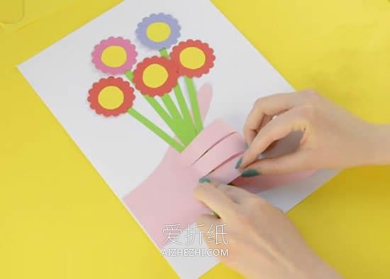 怎么做创意母亲节手拿花束贺卡的制作方法- www.aizhezhi.com
