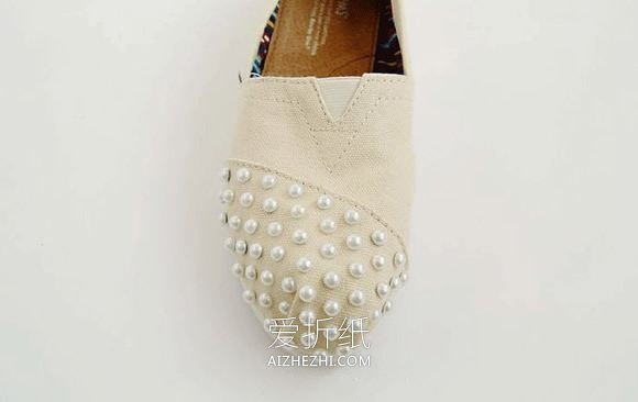 怎么用珍珠改造旧布鞋的简单方法图解- www.aizhezhi.com