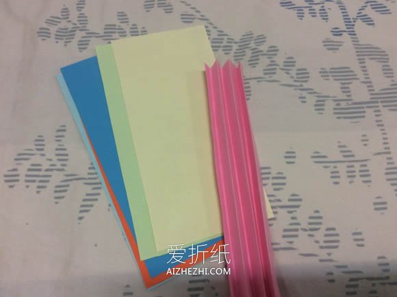 怎么用纸做简易书签的手工制作方法- www.aizhezhi.com