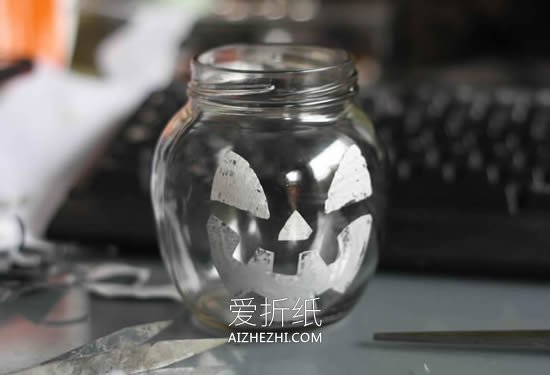 怎么用玻璃罐做万圣节南瓜灯的制作方法- www.aizhezhi.com