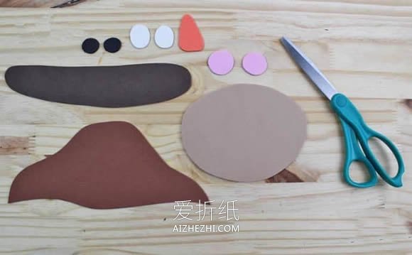 怎么用泡沫纸做秋天稻草人挂饰的制作方法- www.aizhezhi.com