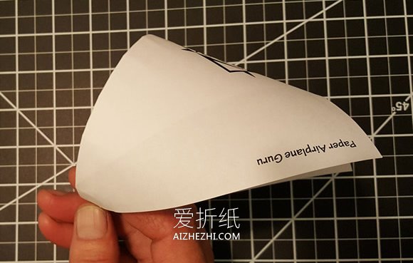 环形纸飞机的折法图解- www.aizhezhi.com