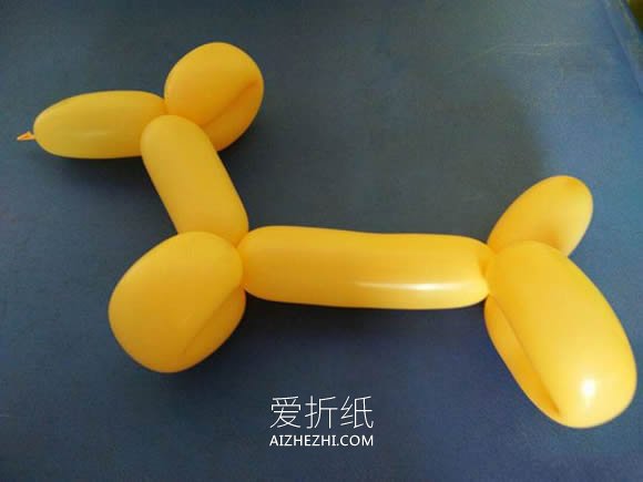 用气球做狗狗的教程- www.aizhezhi.com