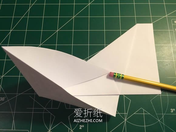 喷气飞机的折法图解- www.aizhezhi.com