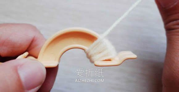 怎么用毛线做小黄鸭的手工制作方法教程- www.aizhezhi.com