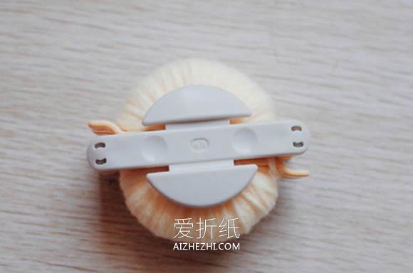 怎么用毛线做小黄鸭的手工制作方法教程- www.aizhezhi.com