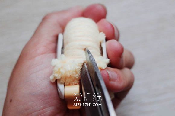 怎么用毛线做小黄鸭的手工制作方法教程- www.aizhezhi.com