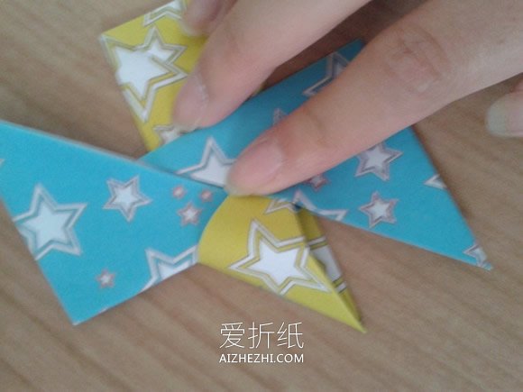 怎么折纸四角飞镖的折法图解教程- www.aizhezhi.com