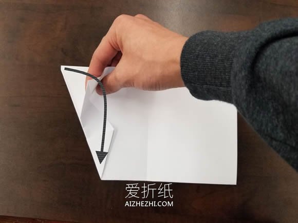 能飞回来的纸飞机折法图解- www.aizhezhi.com