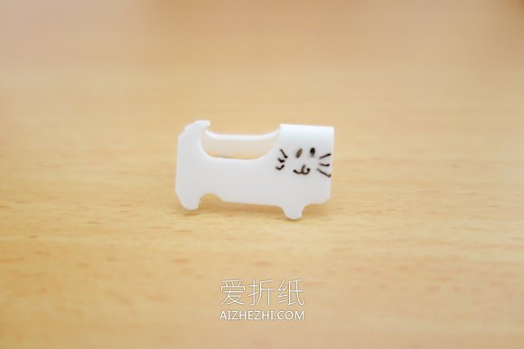 怎么用面包袋口夹做猫咪的手工制作方法- www.aizhezhi.com