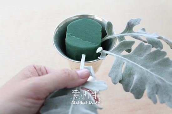 旧圣杯做花瓶 用它插花太漂亮！- www.aizhezhi.com