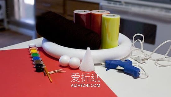 怎么做感恩节火鸡花环的手工制作方法- www.aizhezhi.com