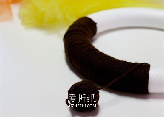 怎么做感恩节火鸡花环的手工制作方法- www.aizhezhi.com