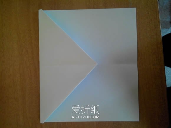 最经典纸飞机怎么折的图解教程- www.aizhezhi.com