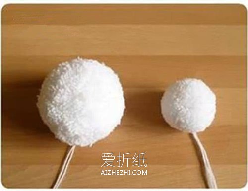 毛线球手工制作圣诞雪人的方法- www.aizhezhi.com