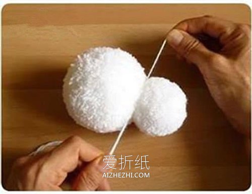 毛线球手工制作圣诞雪人的方法- www.aizhezhi.com