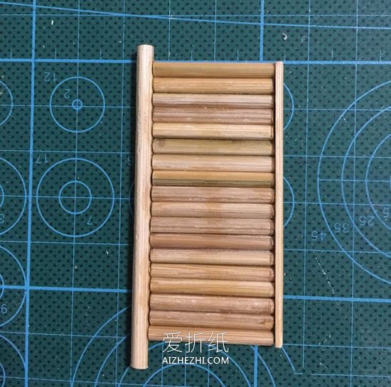 一次性筷子手工制作小木屋模型的方法- www.aizhezhi.com
