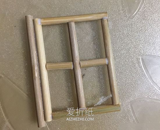 一次性筷子手工制作小木屋模型的方法- www.aizhezhi.com